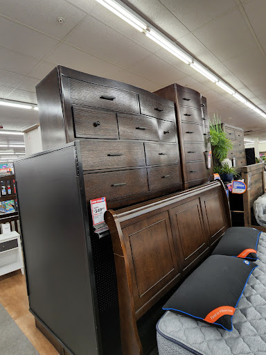 Macy's Furniture Clearance Center - Furniture Expertise at 155 Glen ...